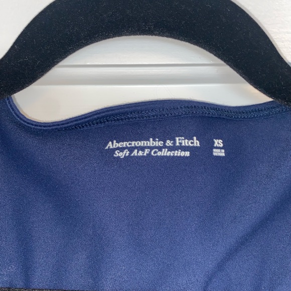Abercrombie & Fitch Long-Sleeve Double-Layered Seamless Fabric Squareneck Top - Picture 2 of 2